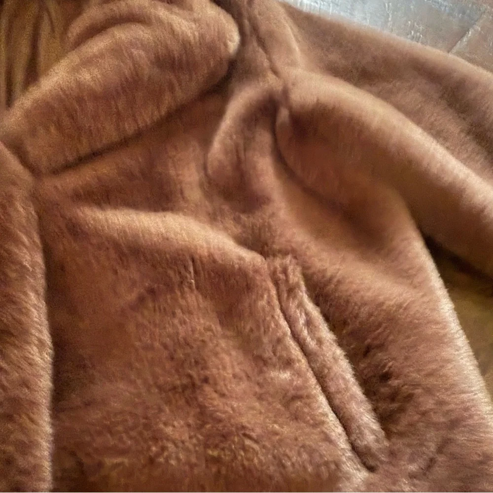 PrettyLittleThing Brown Faux Fur Coat | Plush Teddy Style Winter Jacket | Size 8 - Picture 5 of 7